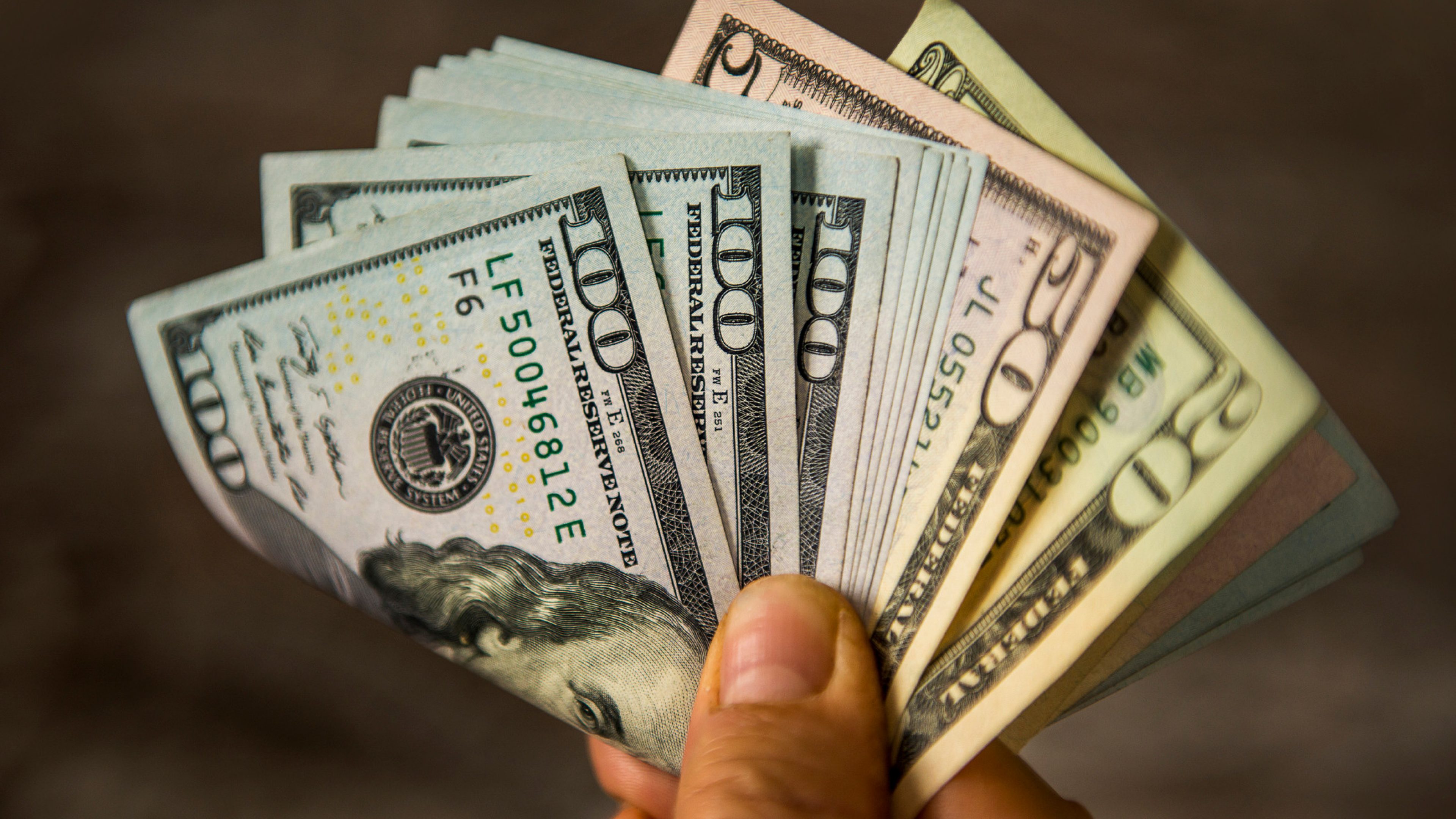 US-Dollar Scheine aufgefächert